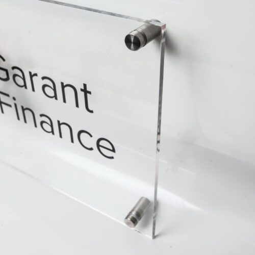 Табличка из оргстекла